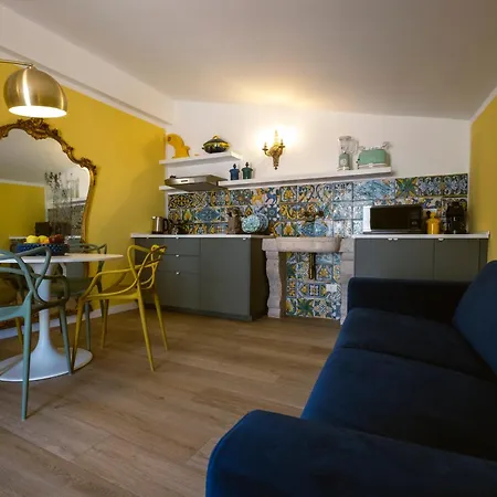 Royal House Apartment *